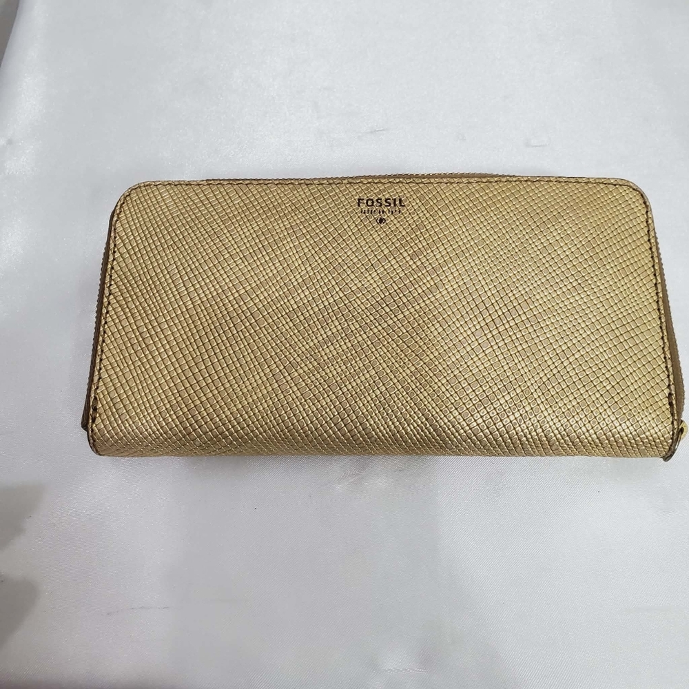 Fossil Gold Zip-Around Wallet - Picture 2 of 8